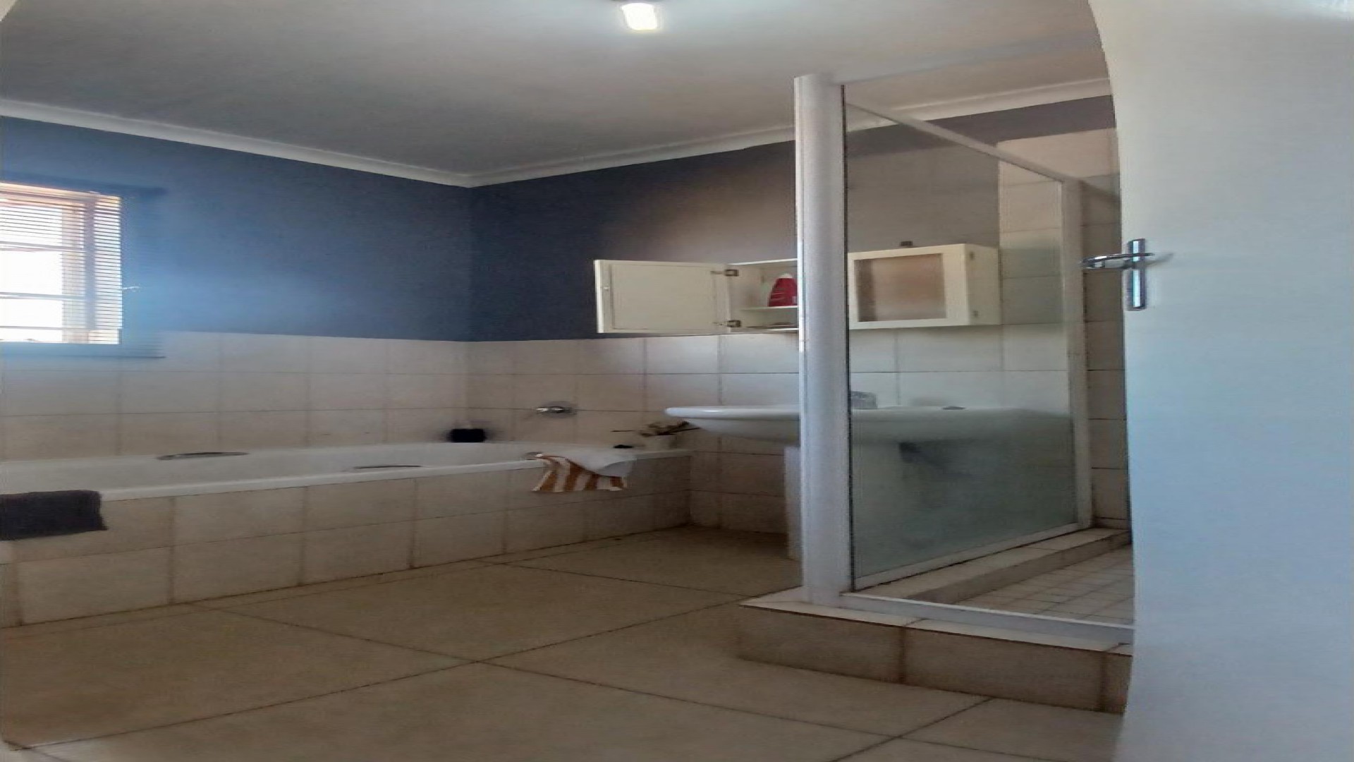 Bathroom 1 of property in Chantelle