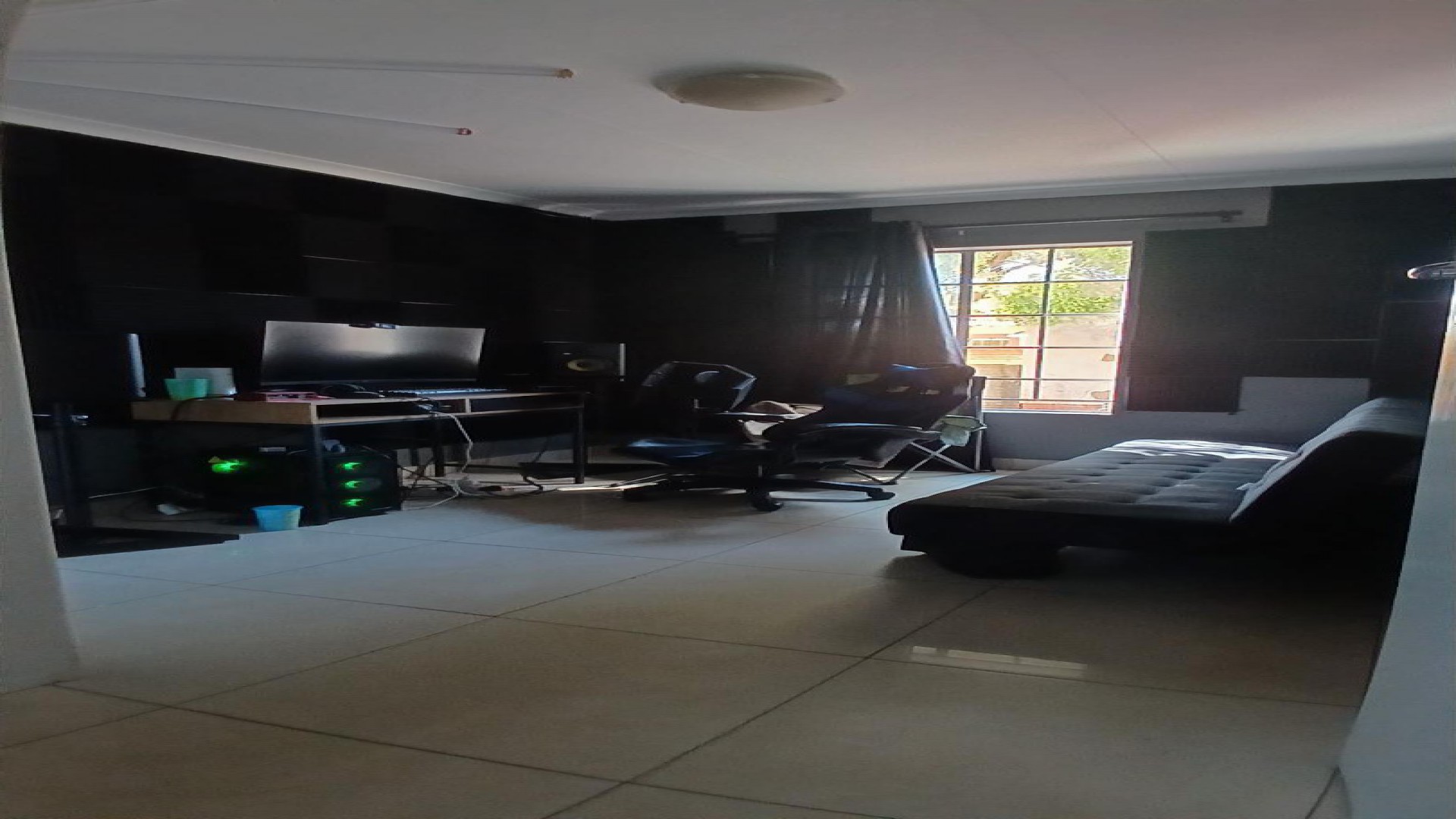 Bed Room 2 of property in Chantelle