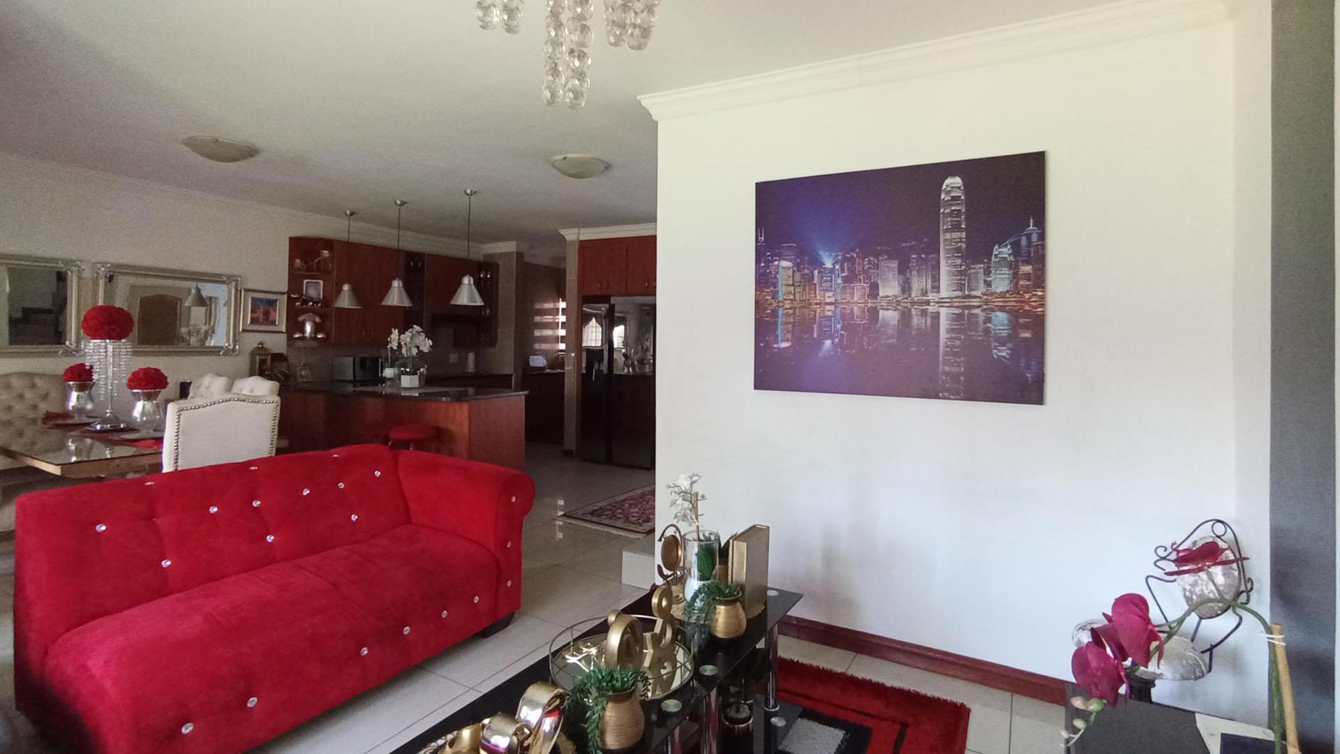 Lounges - 17 square meters of property in Valley View Estate
