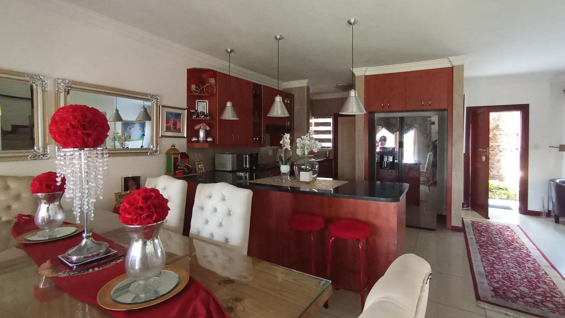 Dining Room - 12 square meters of property in Valley View Estate