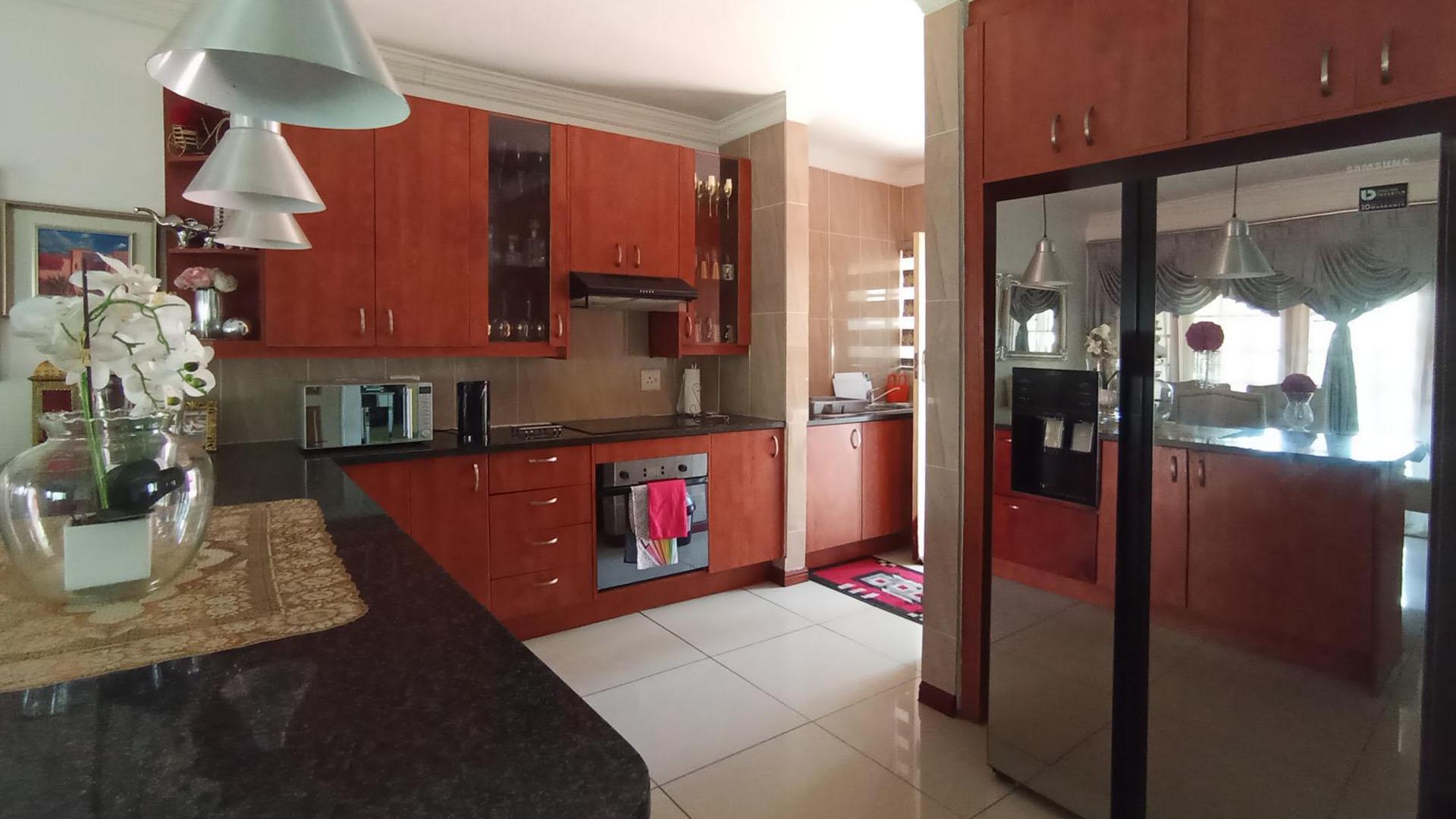 Kitchen - 19 square meters of property in Valley View Estate