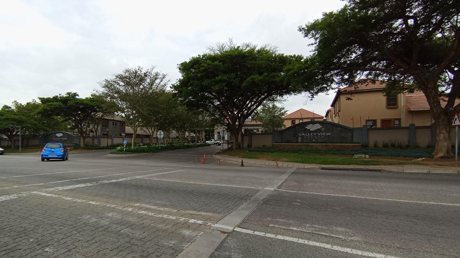 Front View of property in Valley View Estate