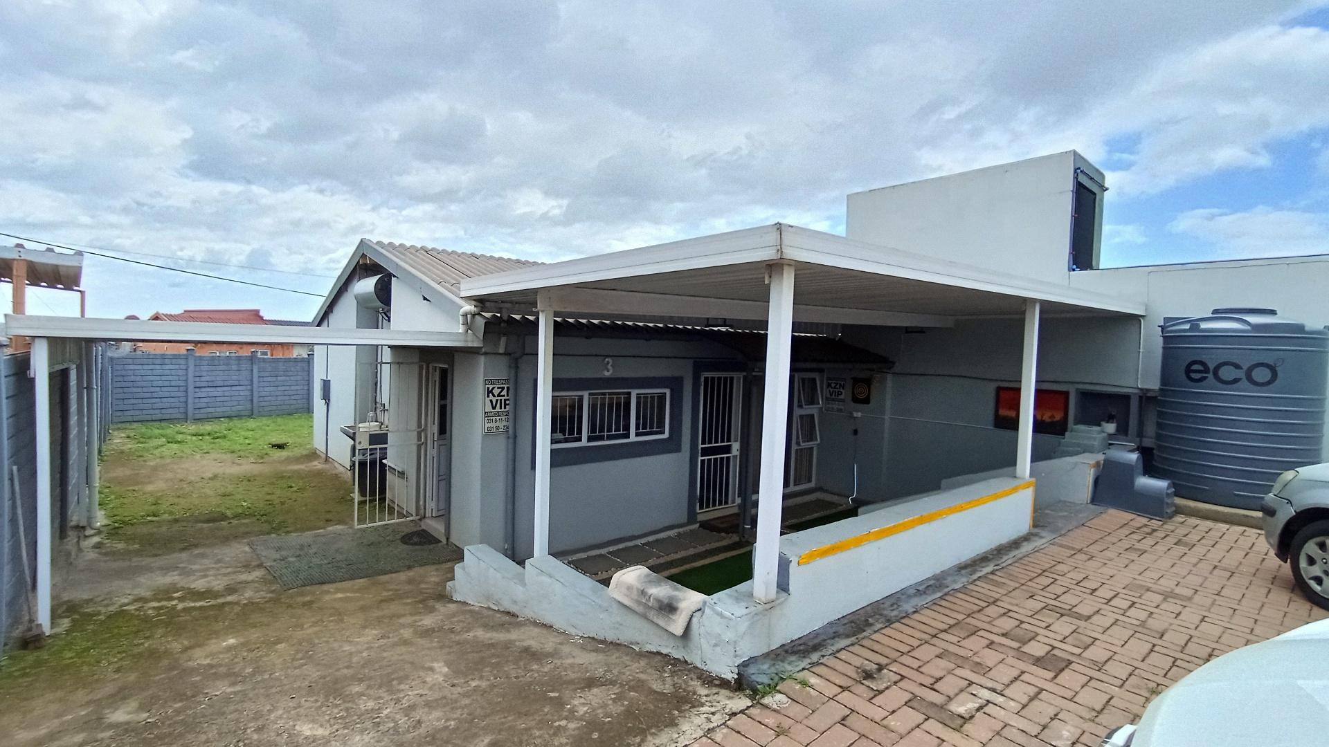 Front View of property in Caneside