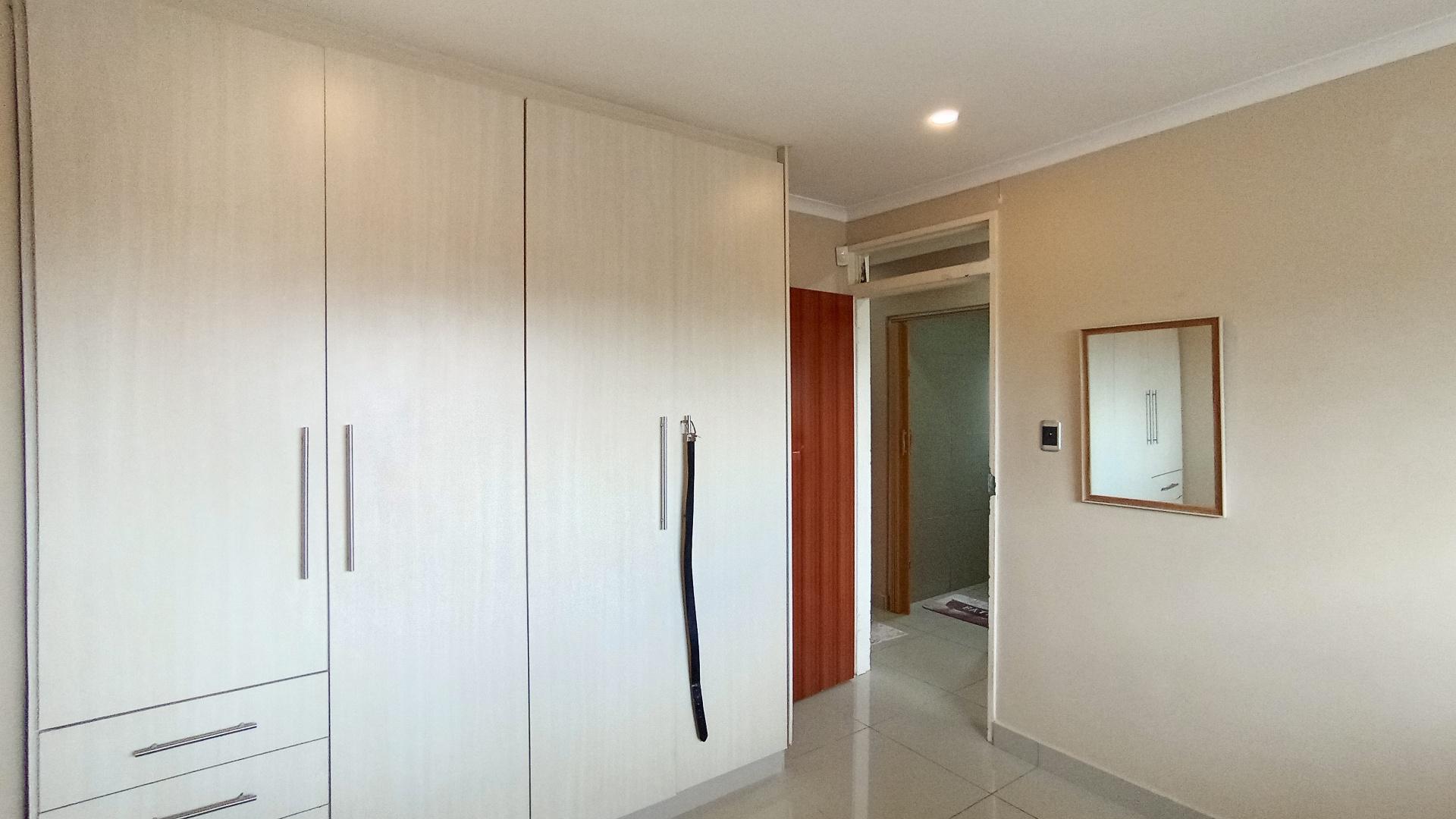 Bed Room 2 - 14 square meters of property in Caneside