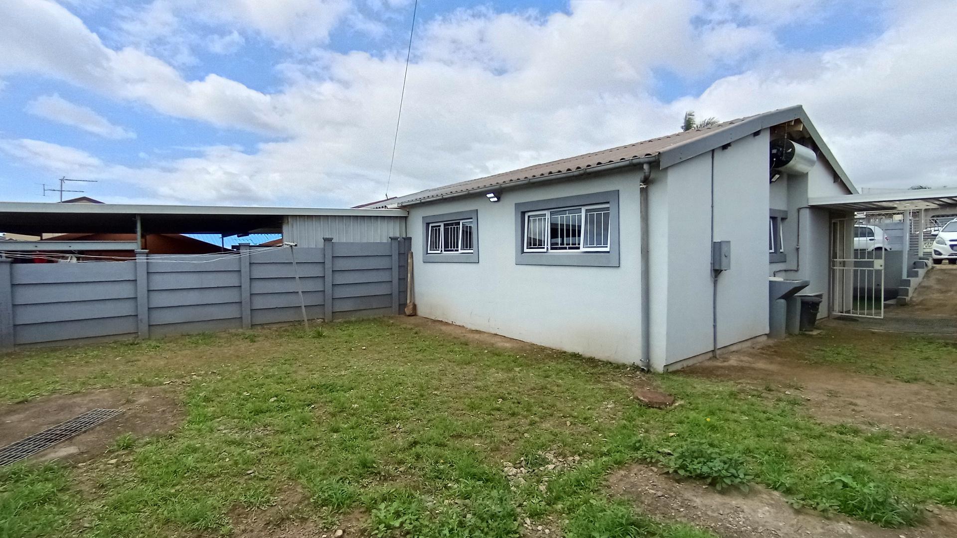 Backyard of property in Caneside