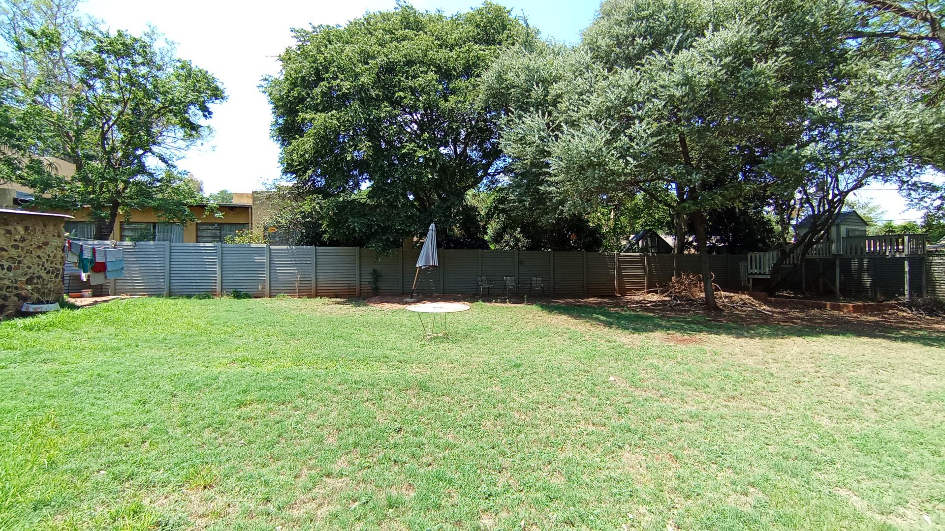 Backyard of property in Eldoraigne