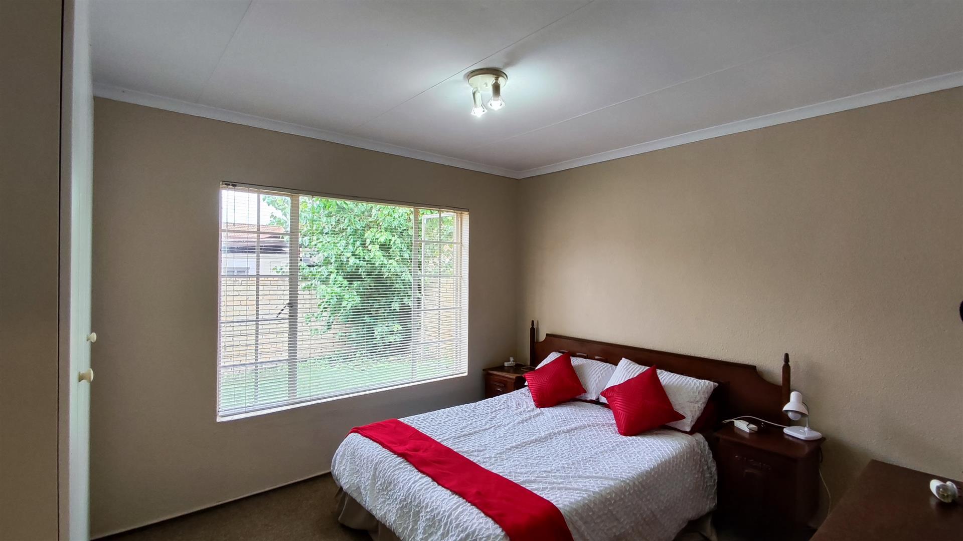 Bed Room 1 - 13 square meters of property in Sasolburg