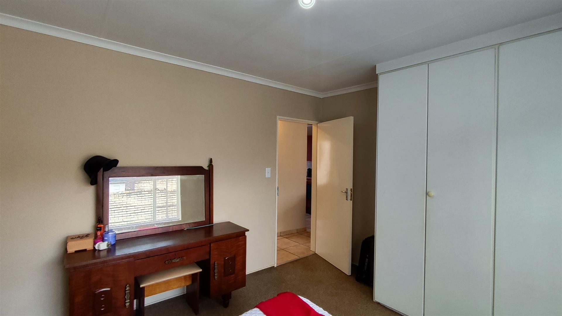 Bed Room 1 - 13 square meters of property in Sasolburg