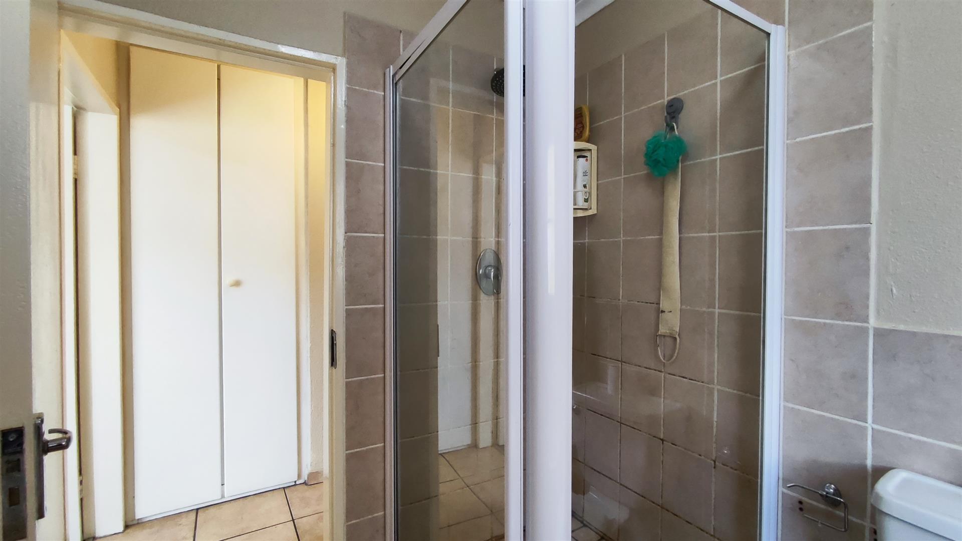 Bathroom 1 - 5 square meters of property in Sasolburg