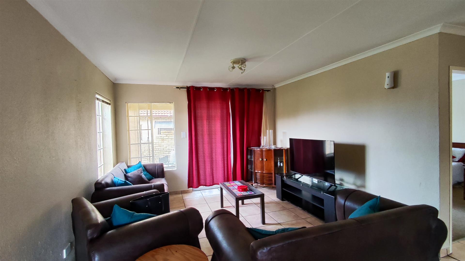 Lounges - 17 square meters of property in Sasolburg