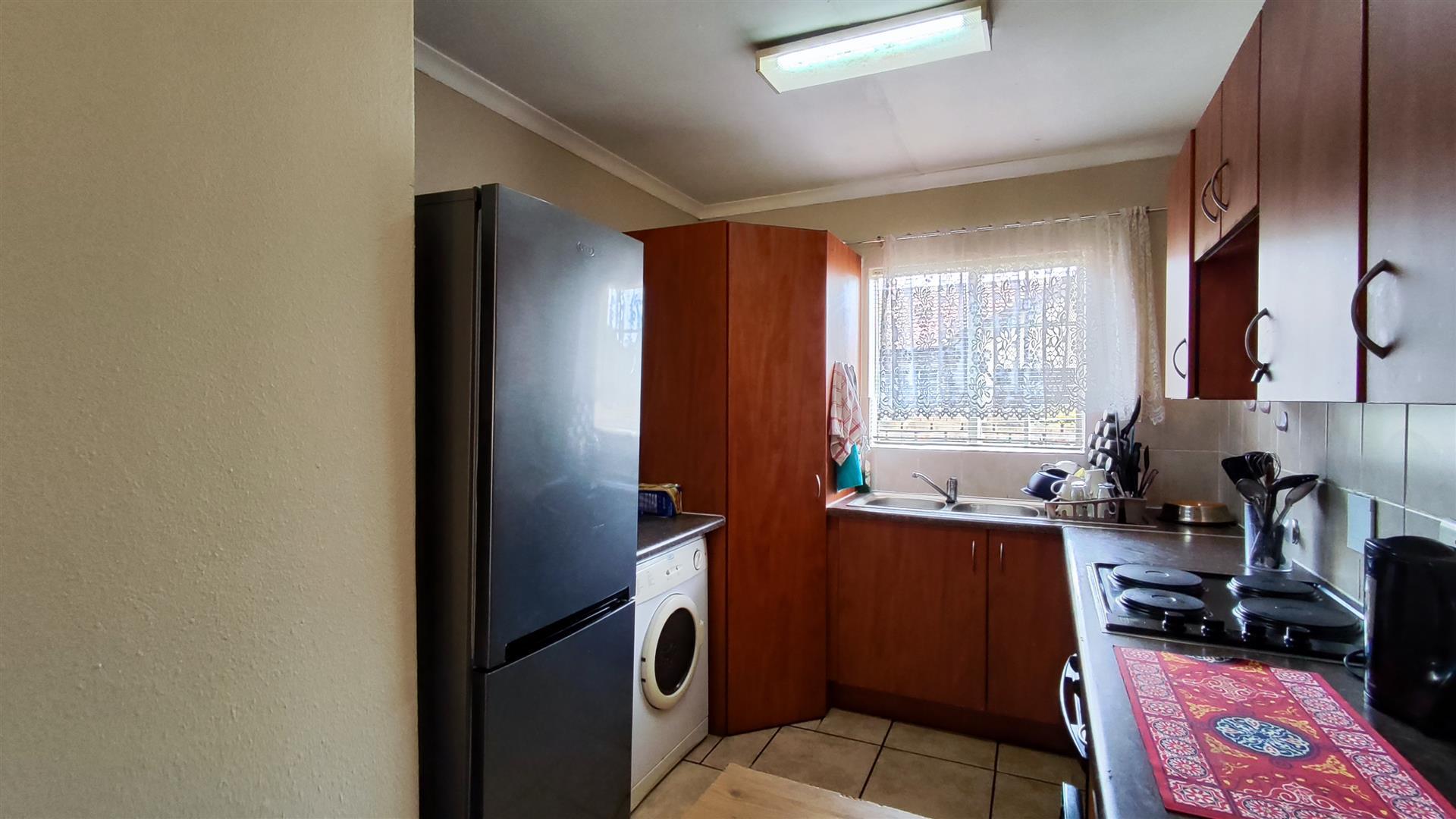 Kitchen - 8 square meters of property in Sasolburg