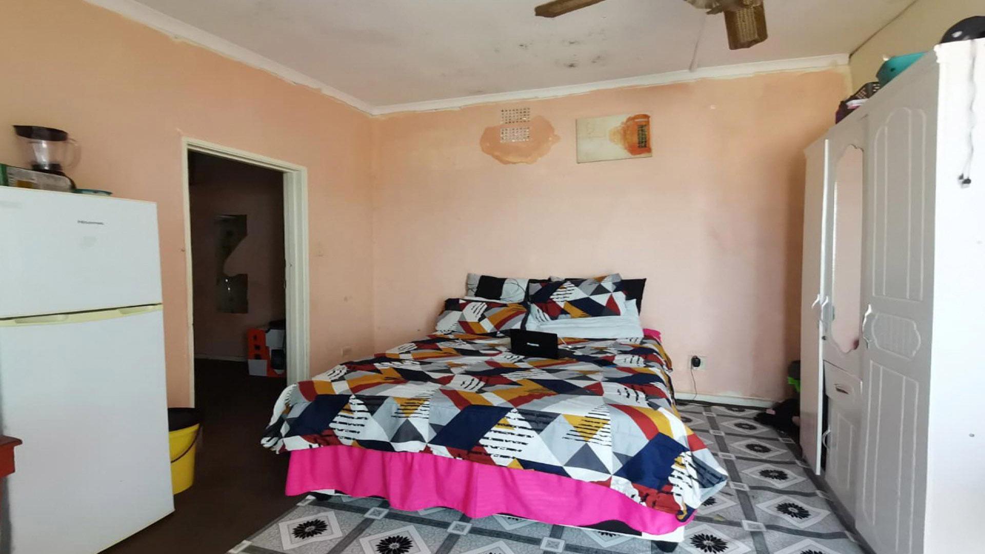 Spaces of property in Quigney