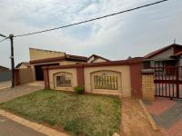 2 Bedroom 2 Bathroom House for Sale for sale in Protea Glen