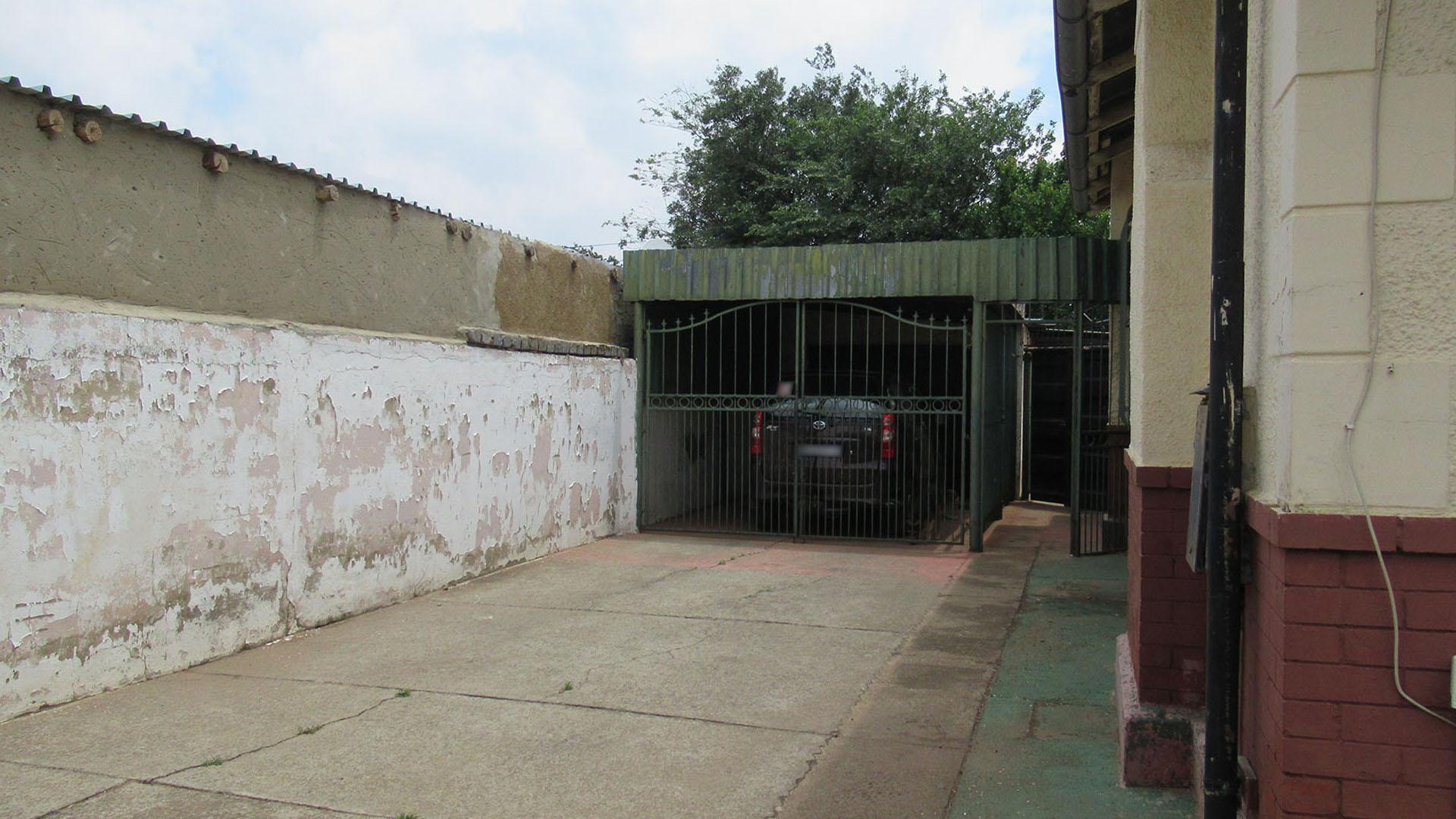 Front View of property in Randfontein