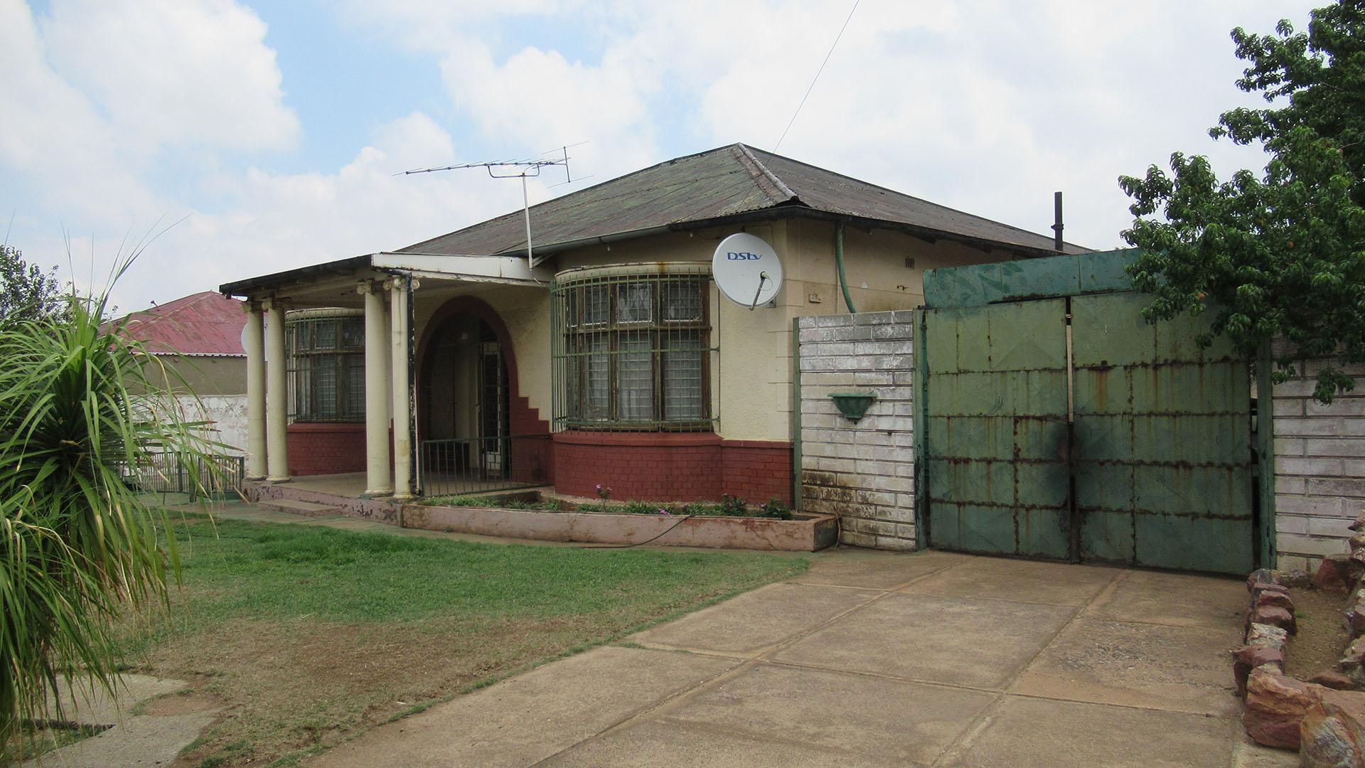 Front View of property in Randfontein