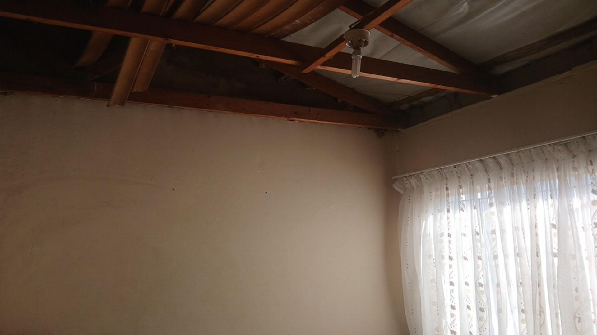 Bed Room 1 of property in Estcourt
