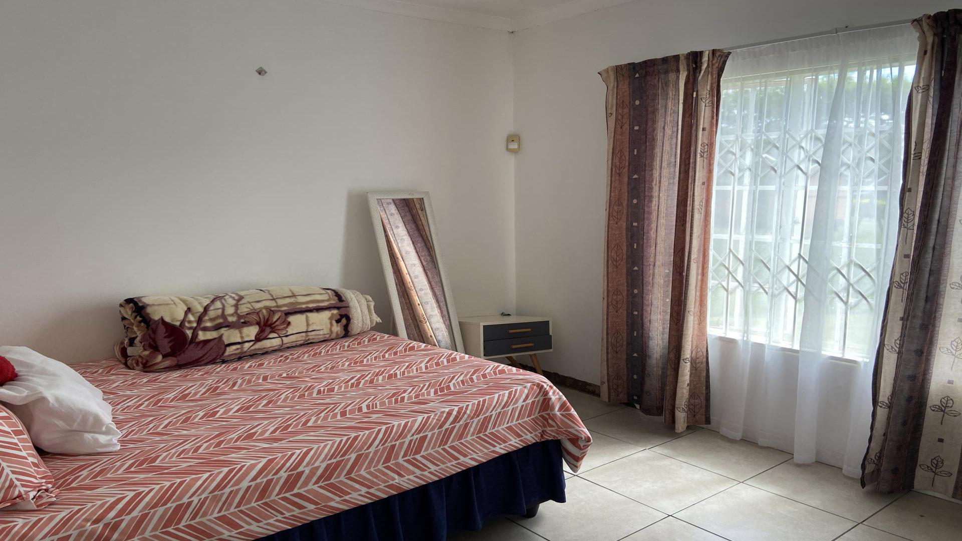 Bed Room 1 of property in Pietermaritzburg (KZN)