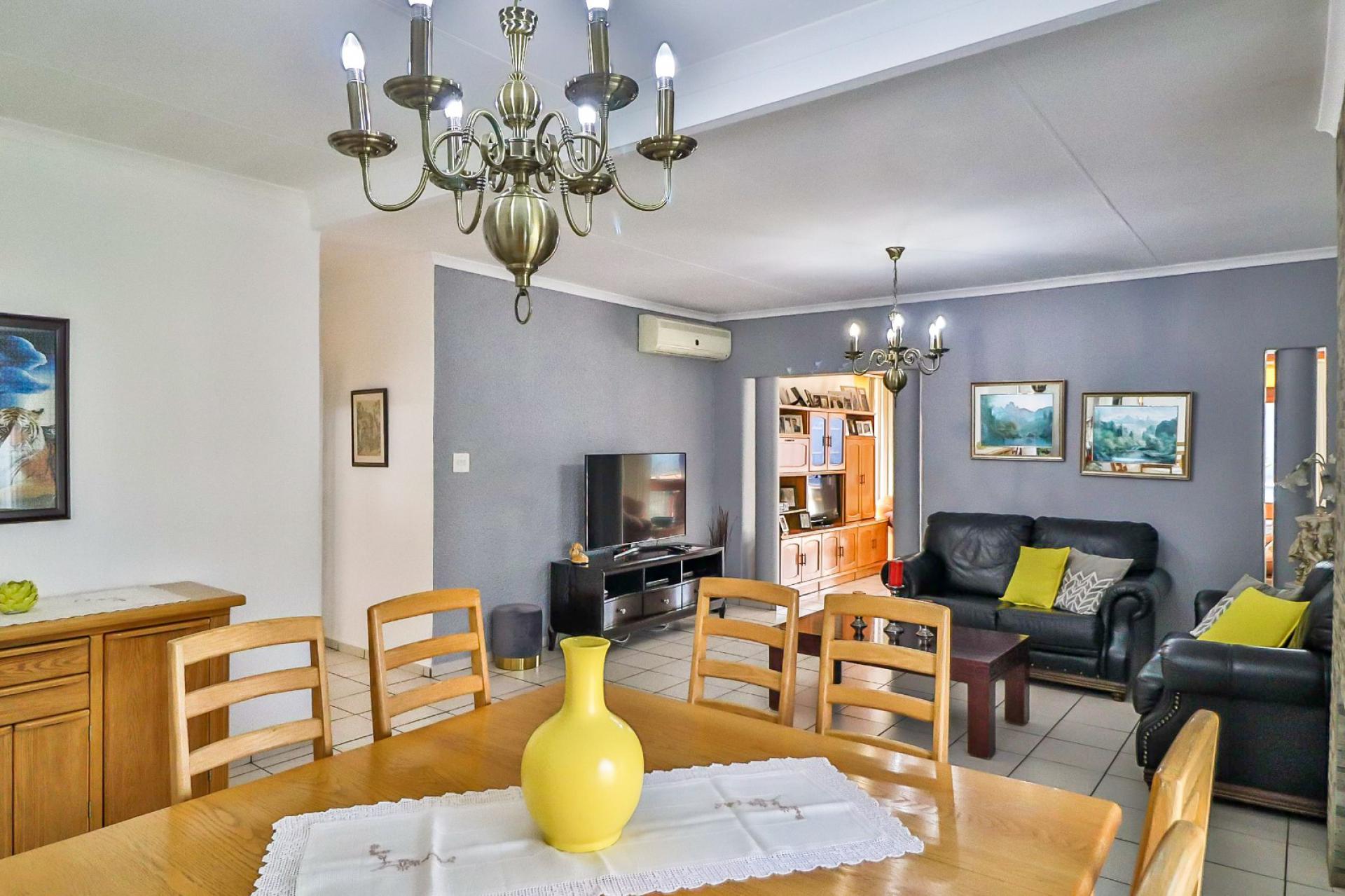 Dining Room of property in Randhart