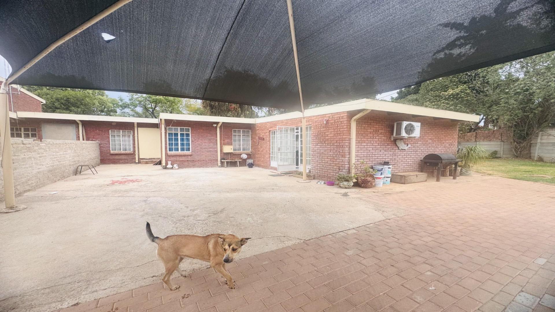 Front View of property in Bendor