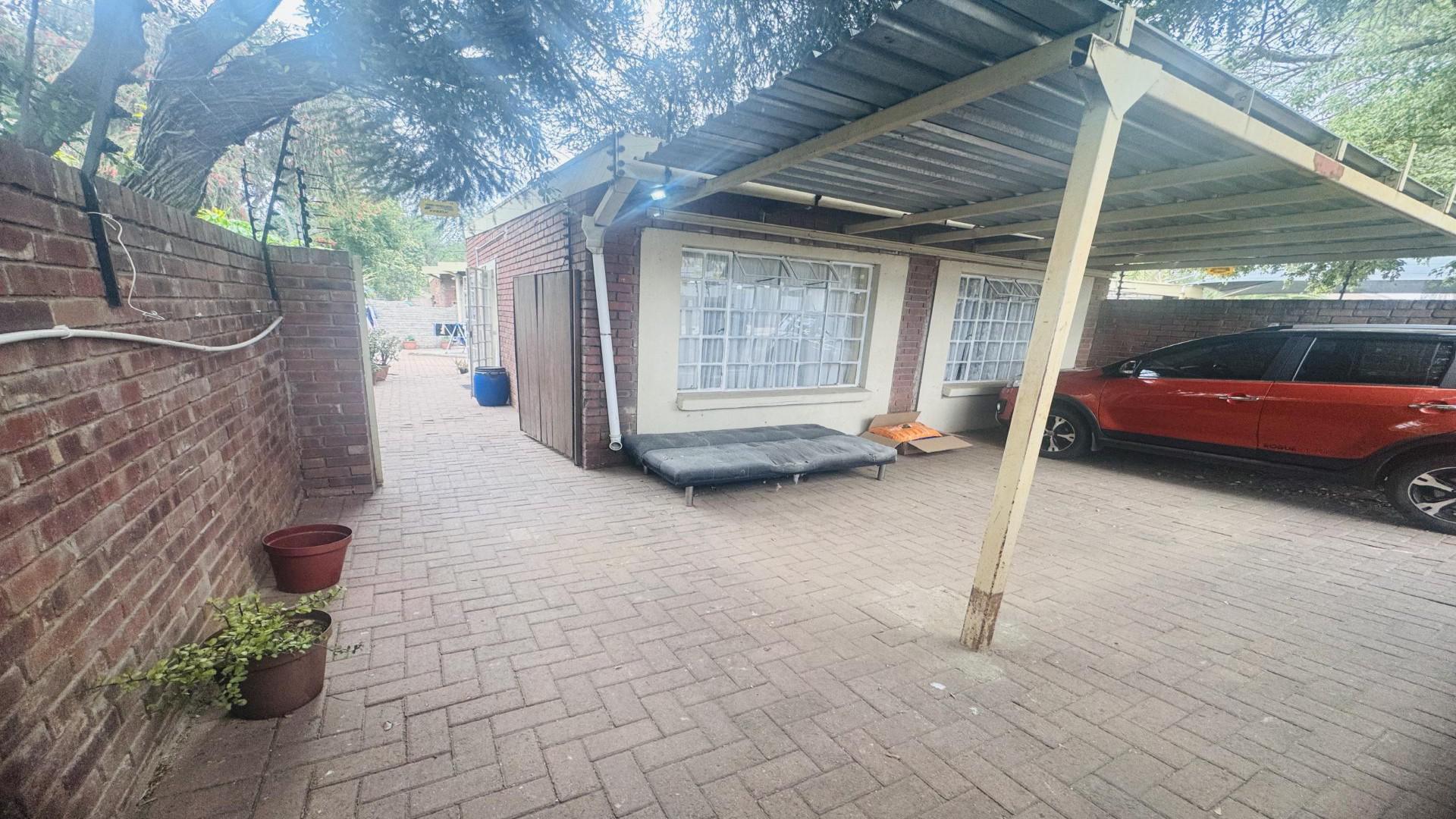 Carport  of property in Bendor