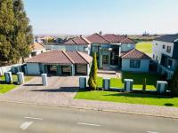 5 Bedroom 3 Bathroom House for Sale for sale in Helderwyk Estate