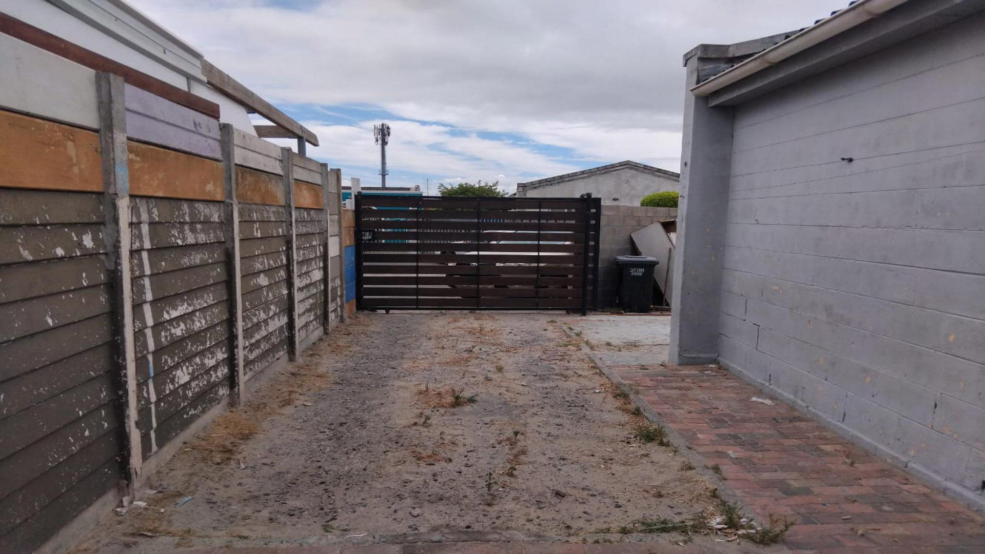 Spaces of property in Mitchells Plain
