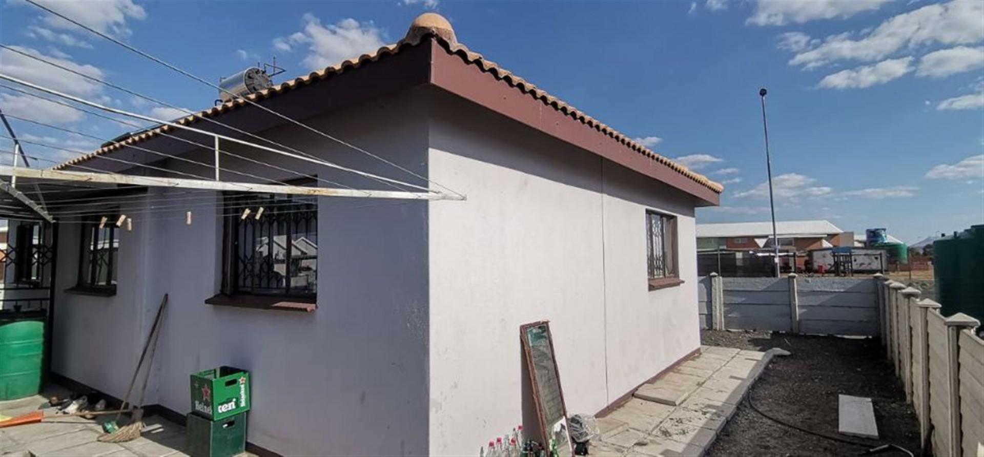 Front View of property in Freedom Park