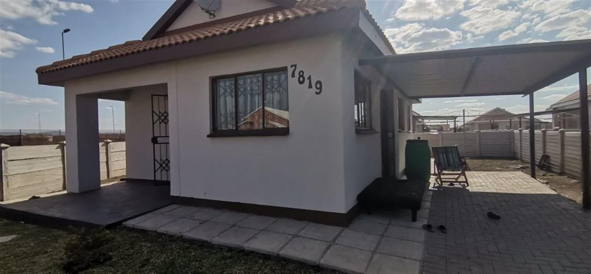 Front View of property in Freedom Park