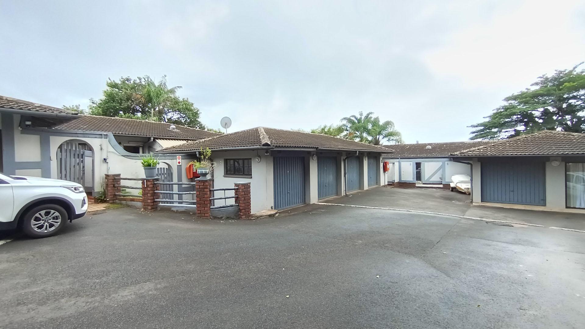 Front View of property in Amanzimtoti 