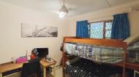 Bed Room 2 - 14 square meters of property in Amanzimtoti 