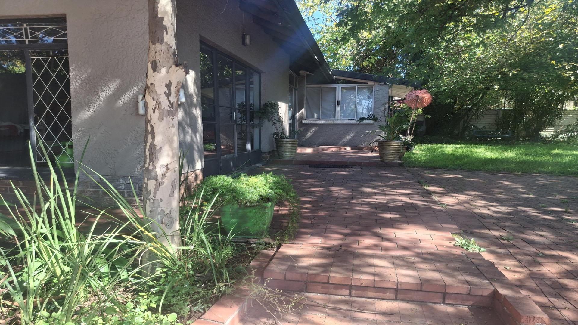 Front View of property in Blairgowrie