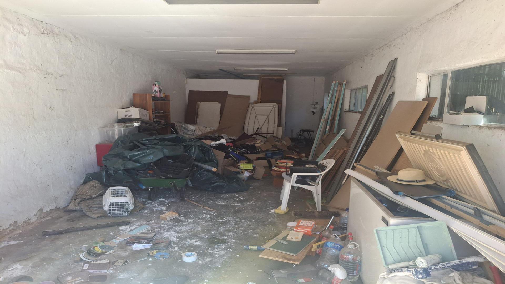 Garage of property in Blairgowrie