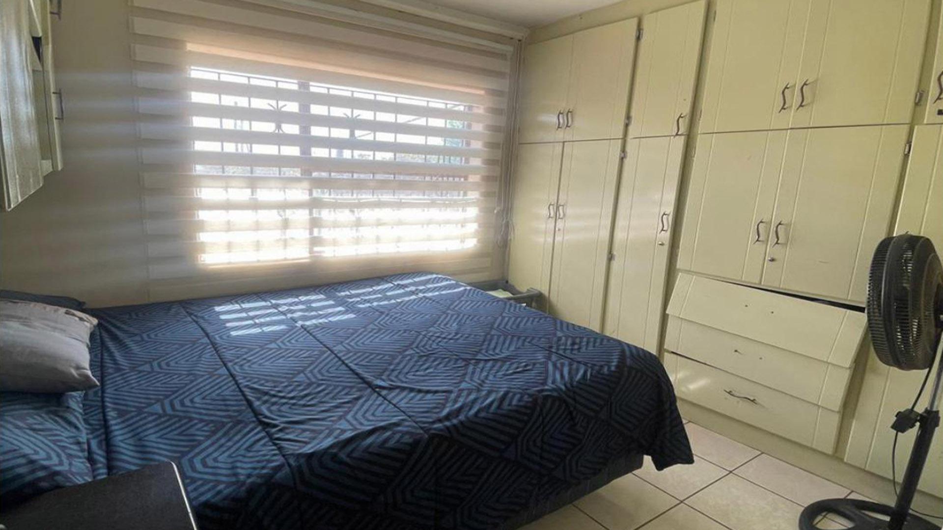 Bed Room 1 of property in Mmabatho