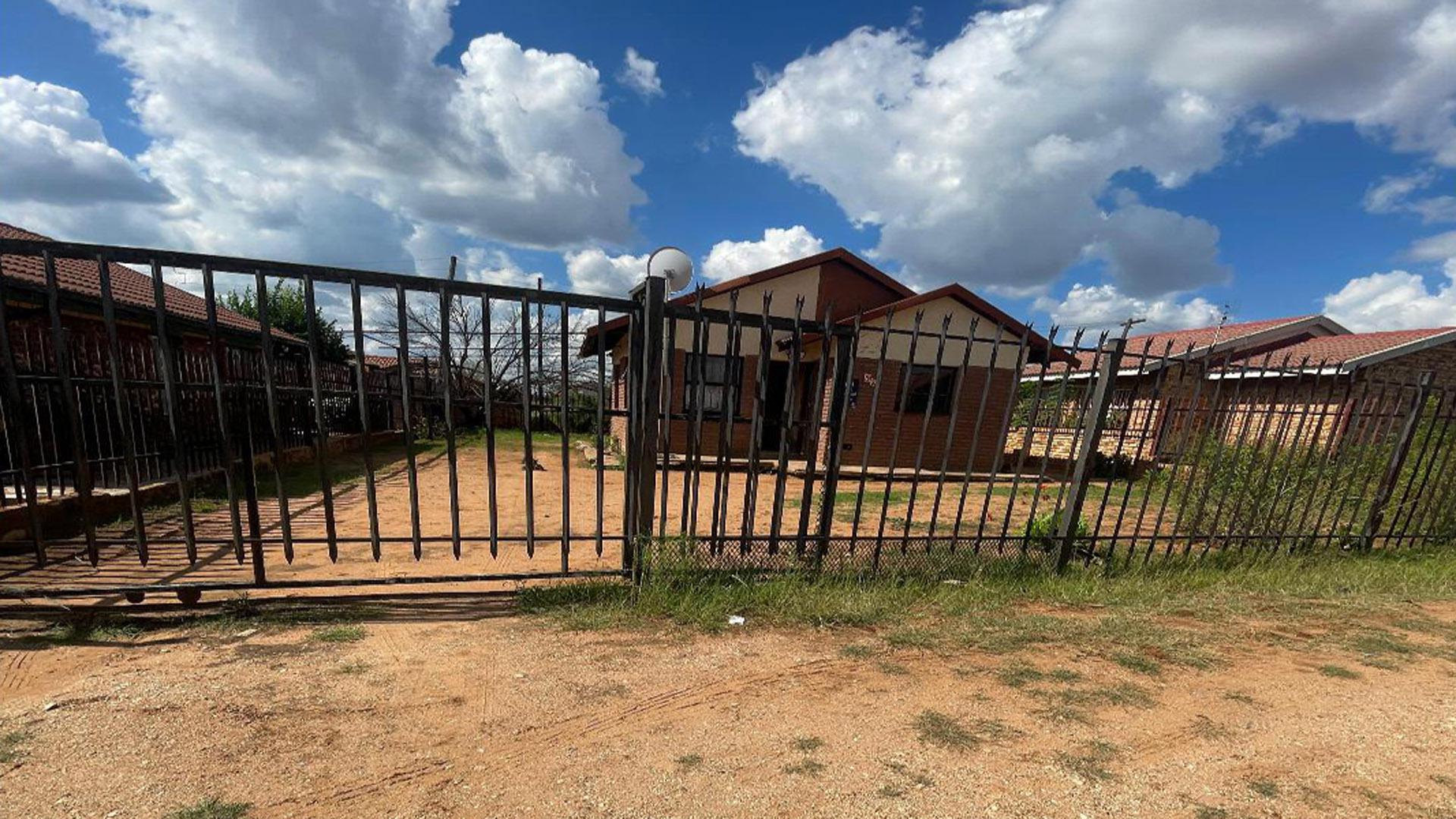 Front View of property in Mmabatho