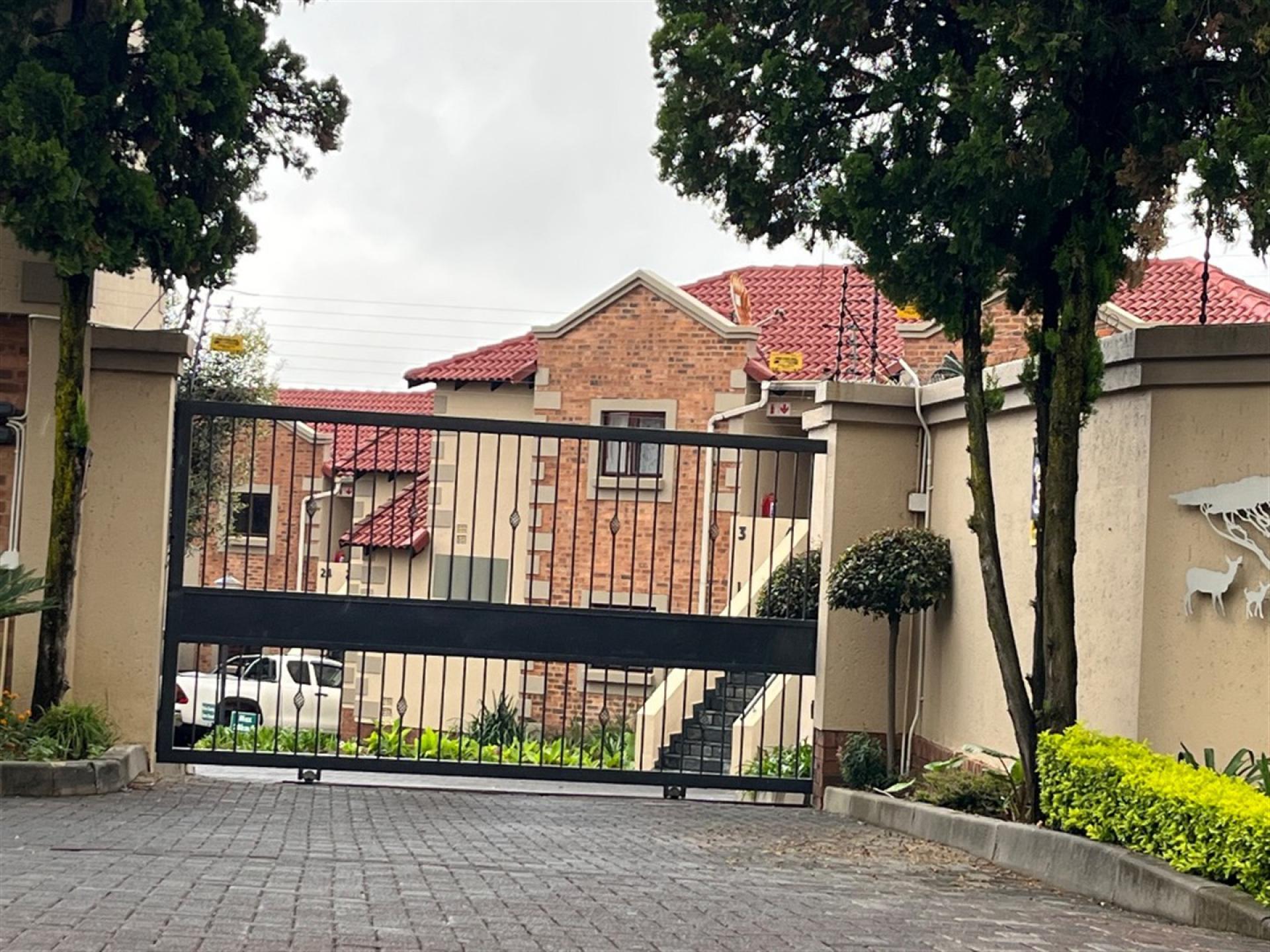 Front View of property in Randpark Ridge
