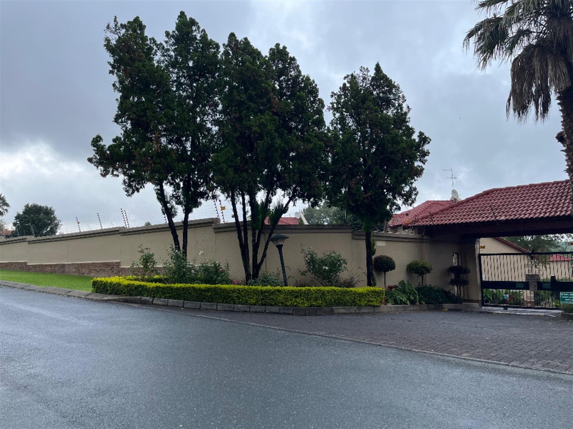 Front View of property in Randpark Ridge