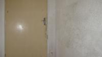 Bathroom 2 - 3 square meters of property in Regents Park