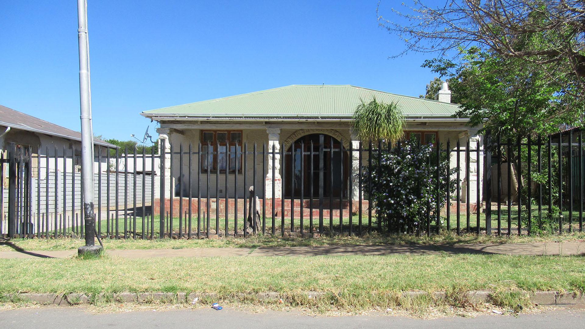 Front View of property in Krugersdorp