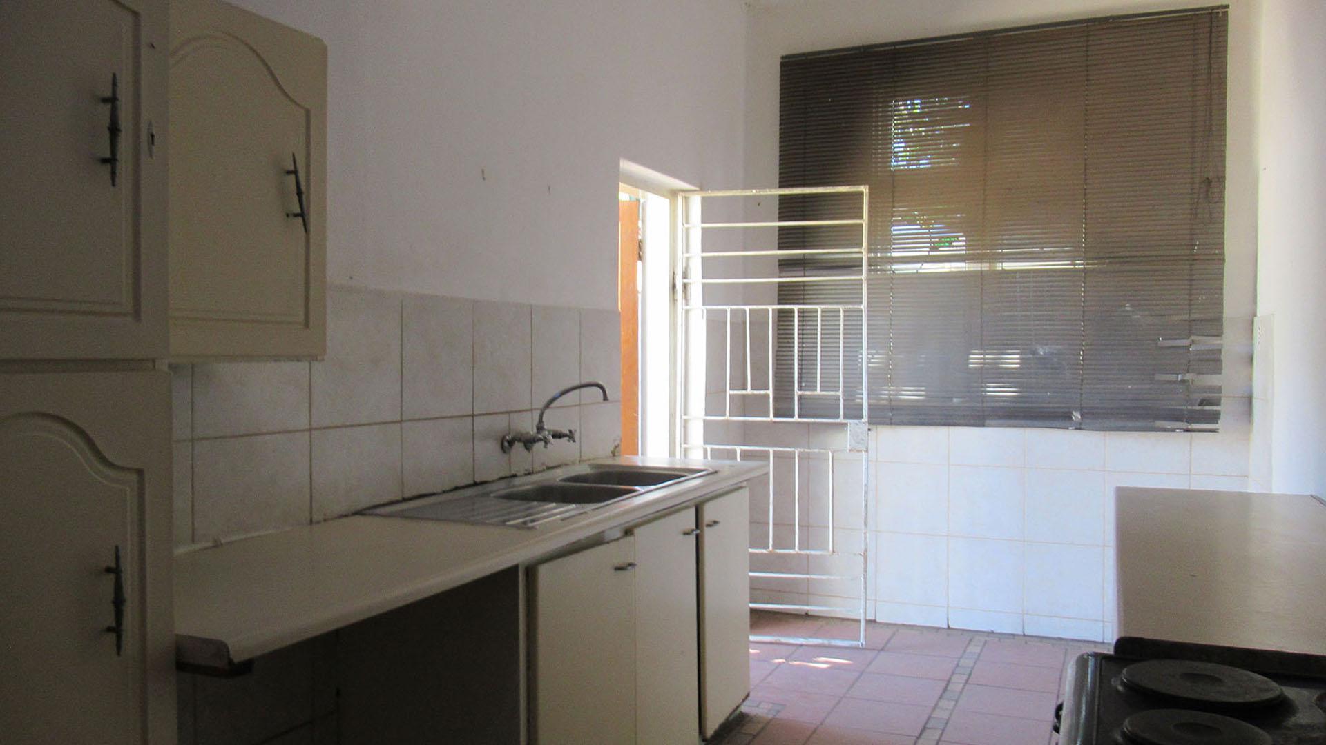 Kitchen - 12 square meters of property in Krugersdorp