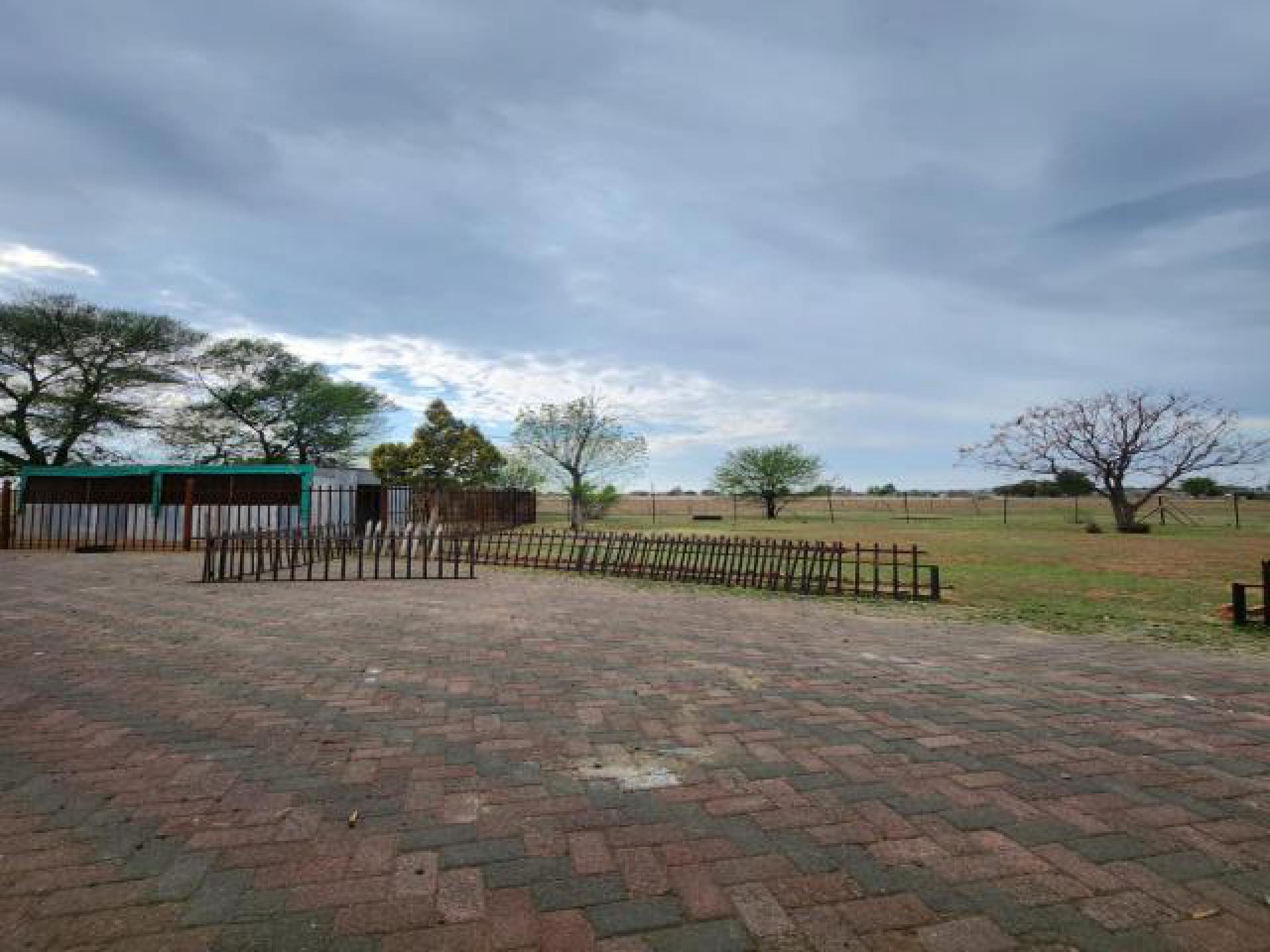 Backyard of property in Martindale Kleinplase