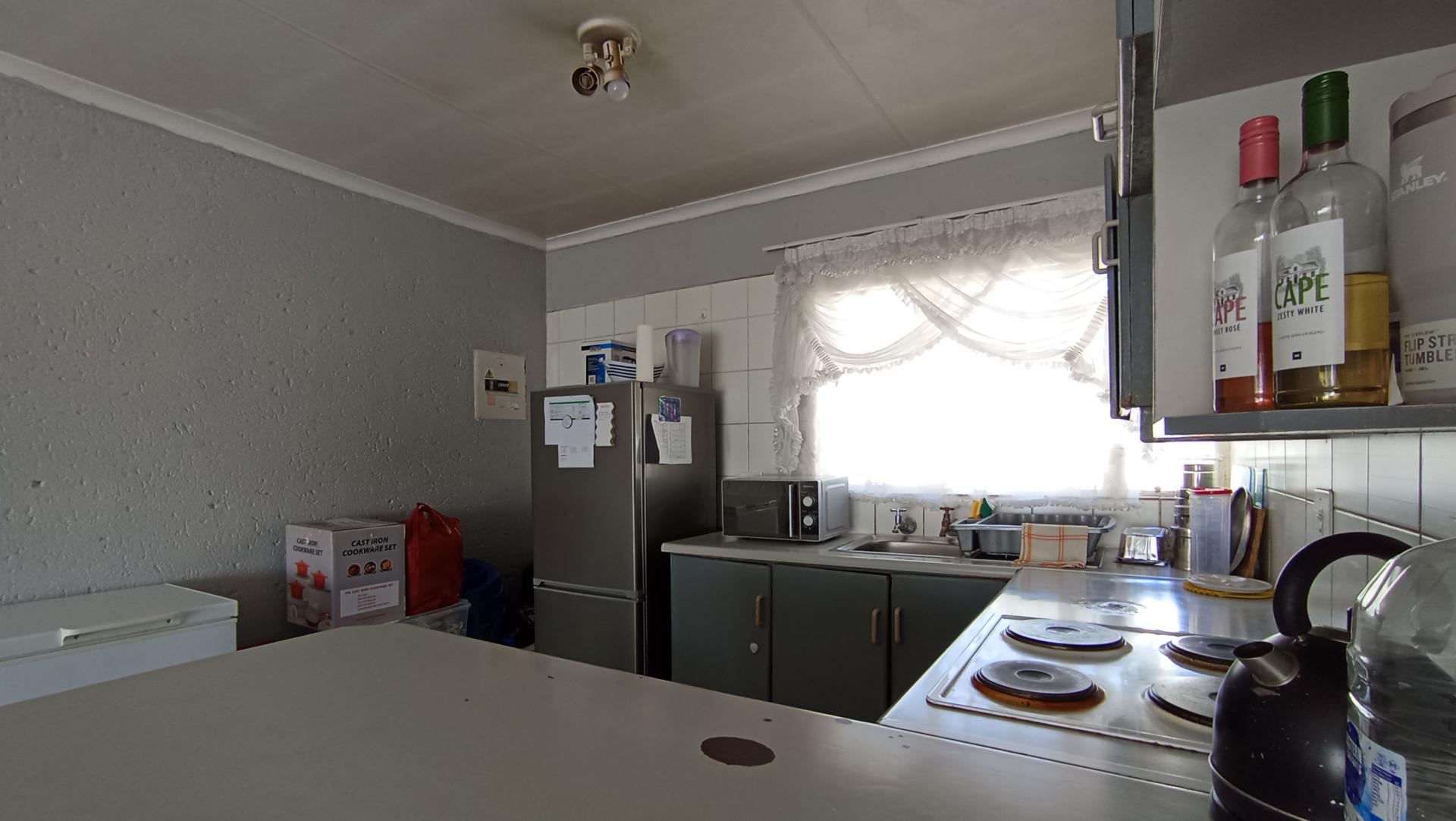 Kitchen - 11 square meters of property in Ferndale - JHB