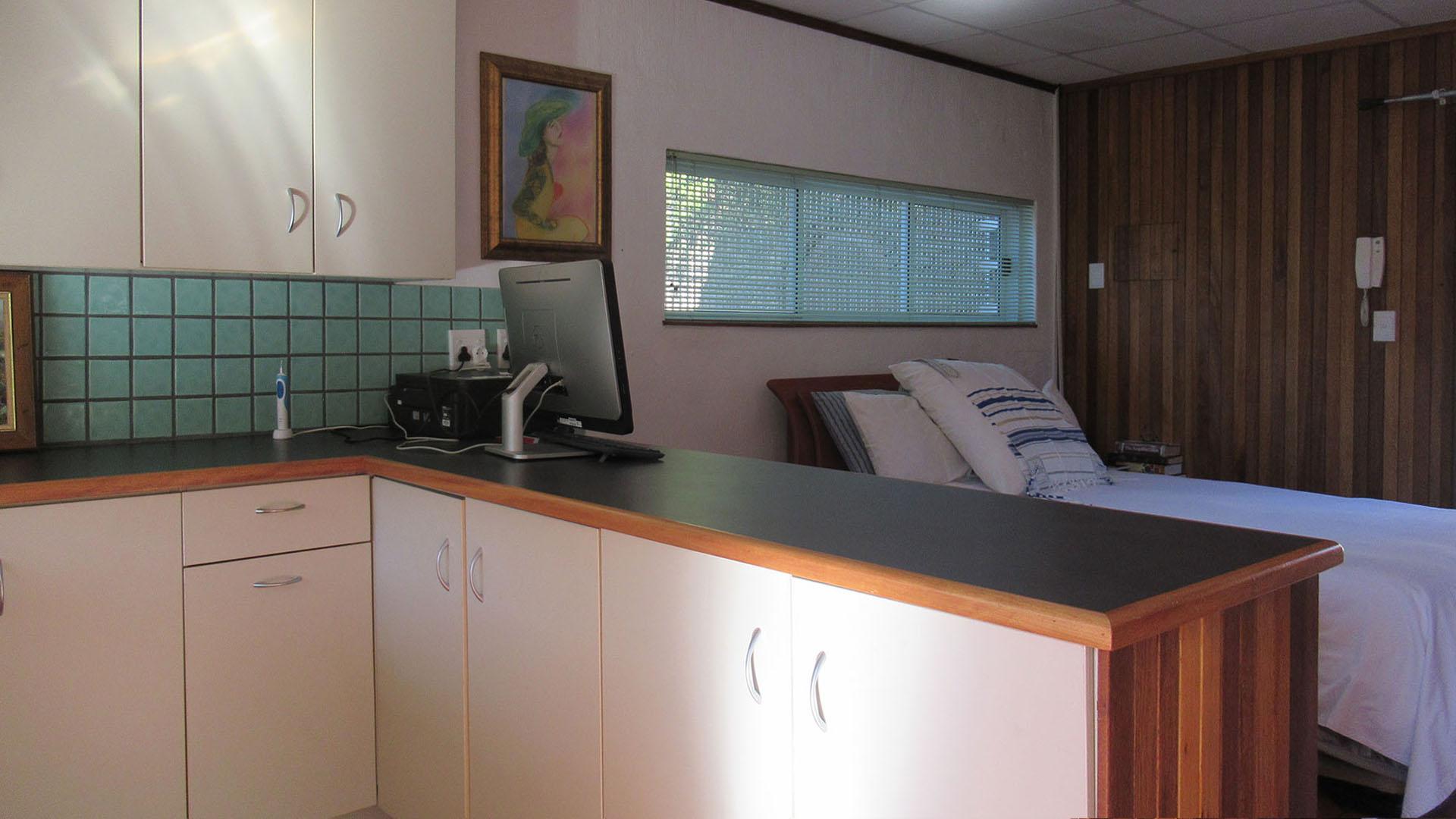 Kitchen - 26 square meters of property in Rant-En-Dal