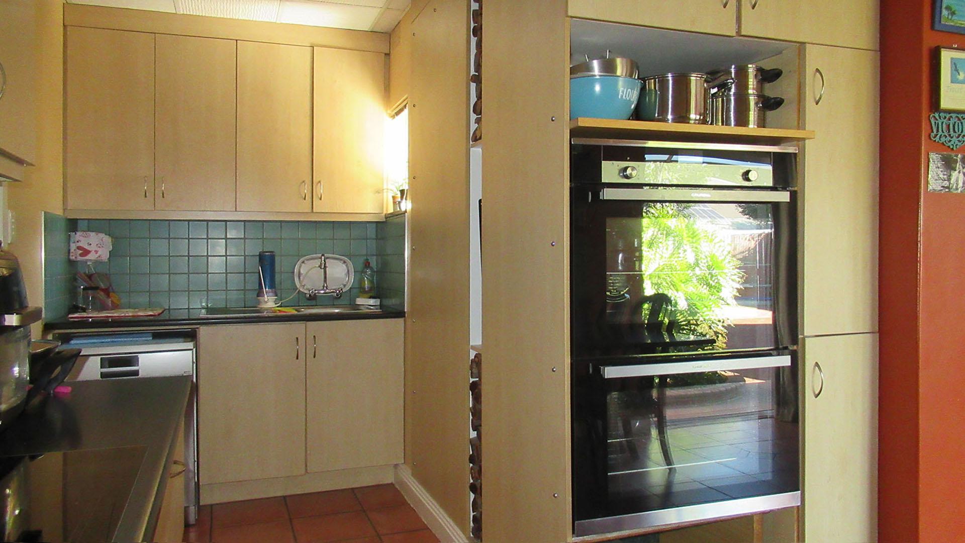 Kitchen - 26 square meters of property in Rant-En-Dal