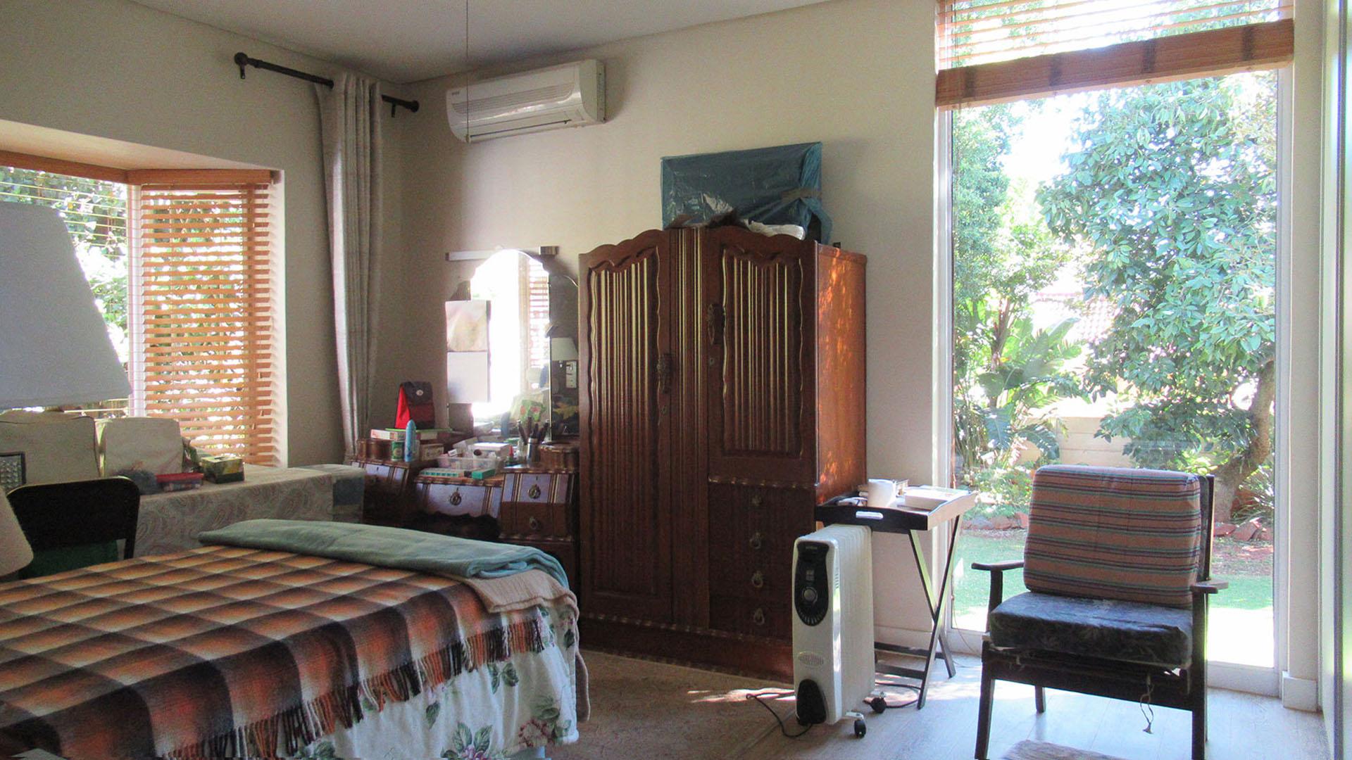 Main Bedroom - 25 square meters of property in Rant-En-Dal