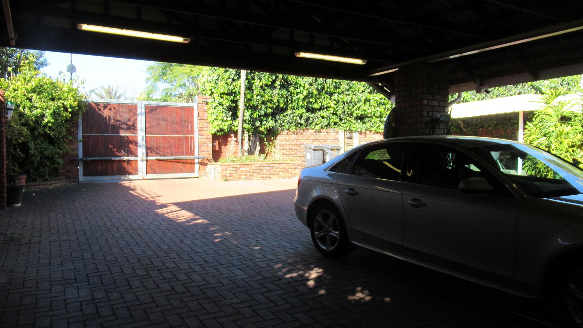 Carport  - 45 square meters of property in Rant-En-Dal