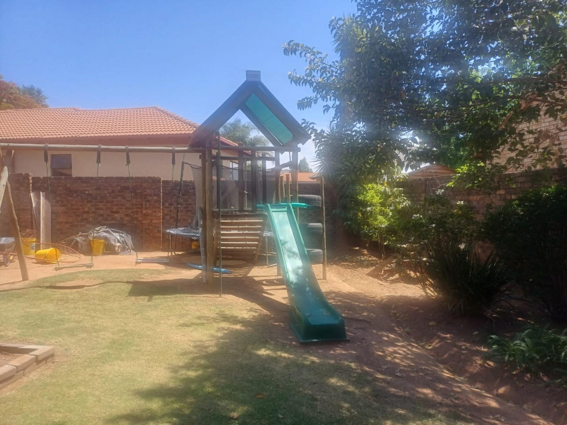  of property in Thatchfield