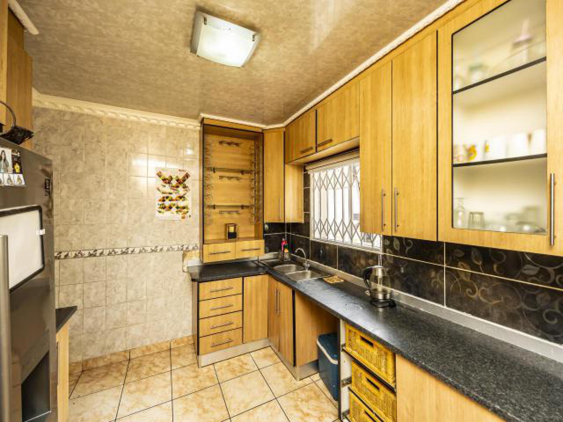 Kitchen of property in Cambridge West