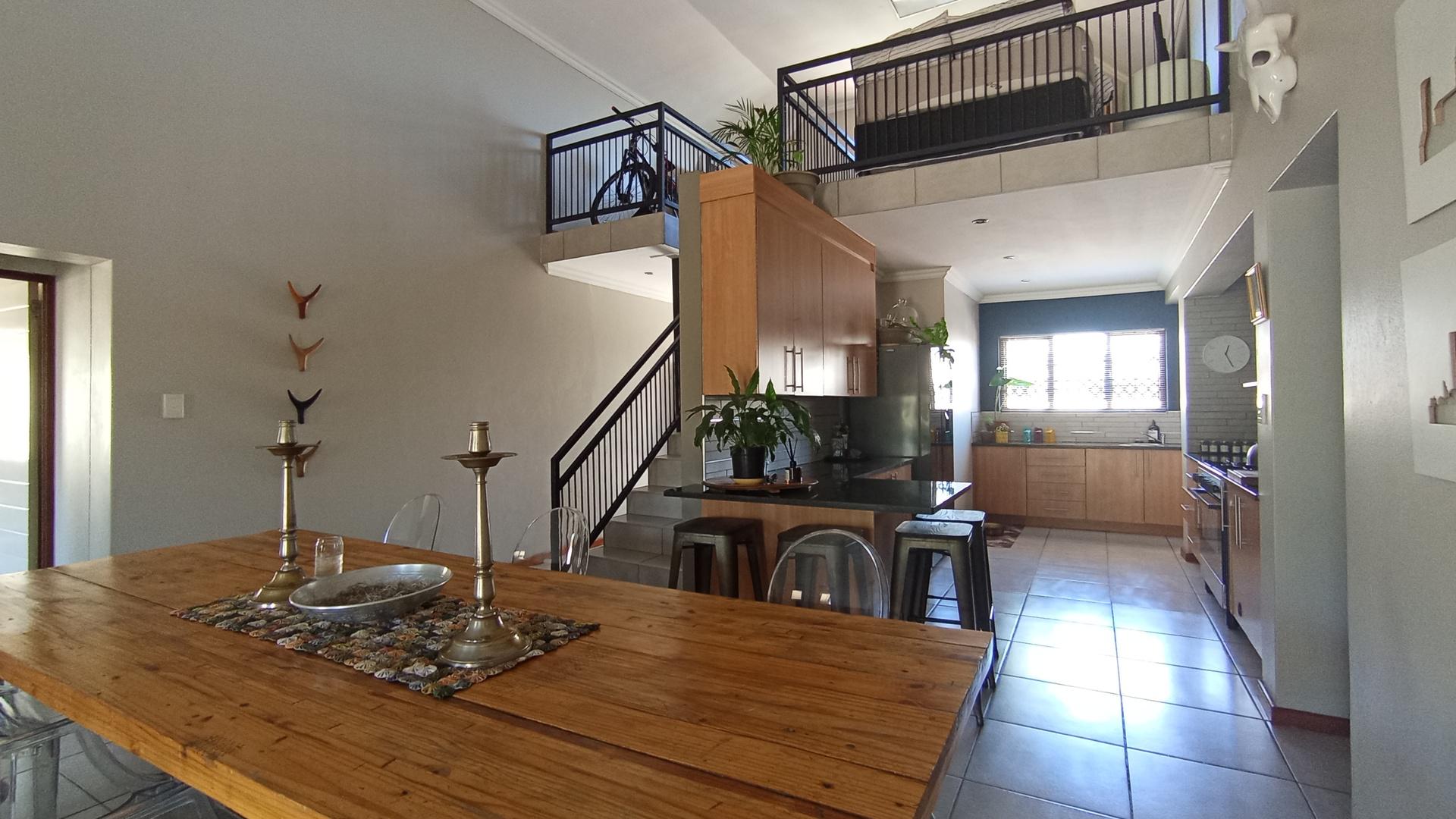 Dining Room - 18 square meters of property in Equestria