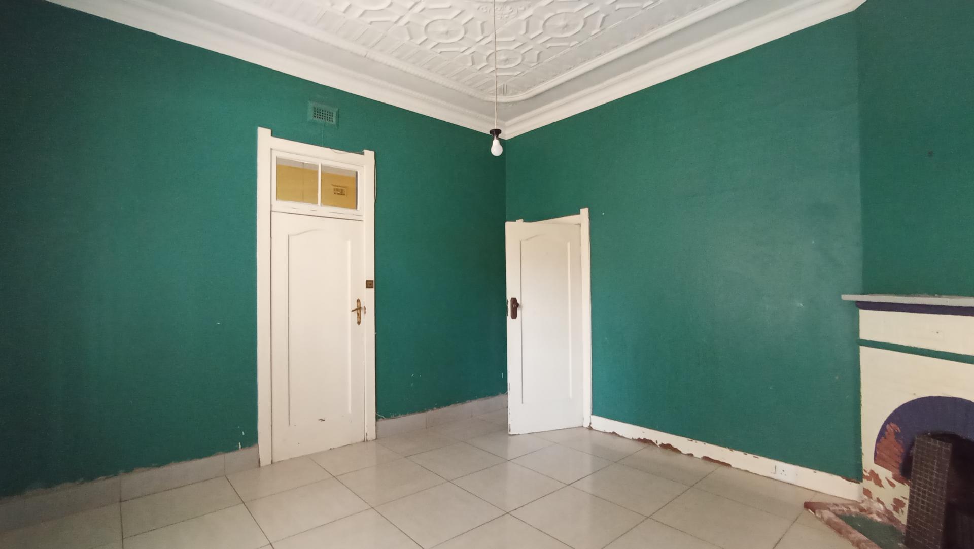 Lounges of property in Bezuidenhout Valley