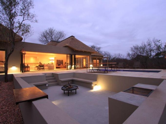 4 Bedroom House to Rent in Hoedspruit - Property to rent - MR654079